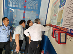 <b>提拔了学校食堂规范化管</b>